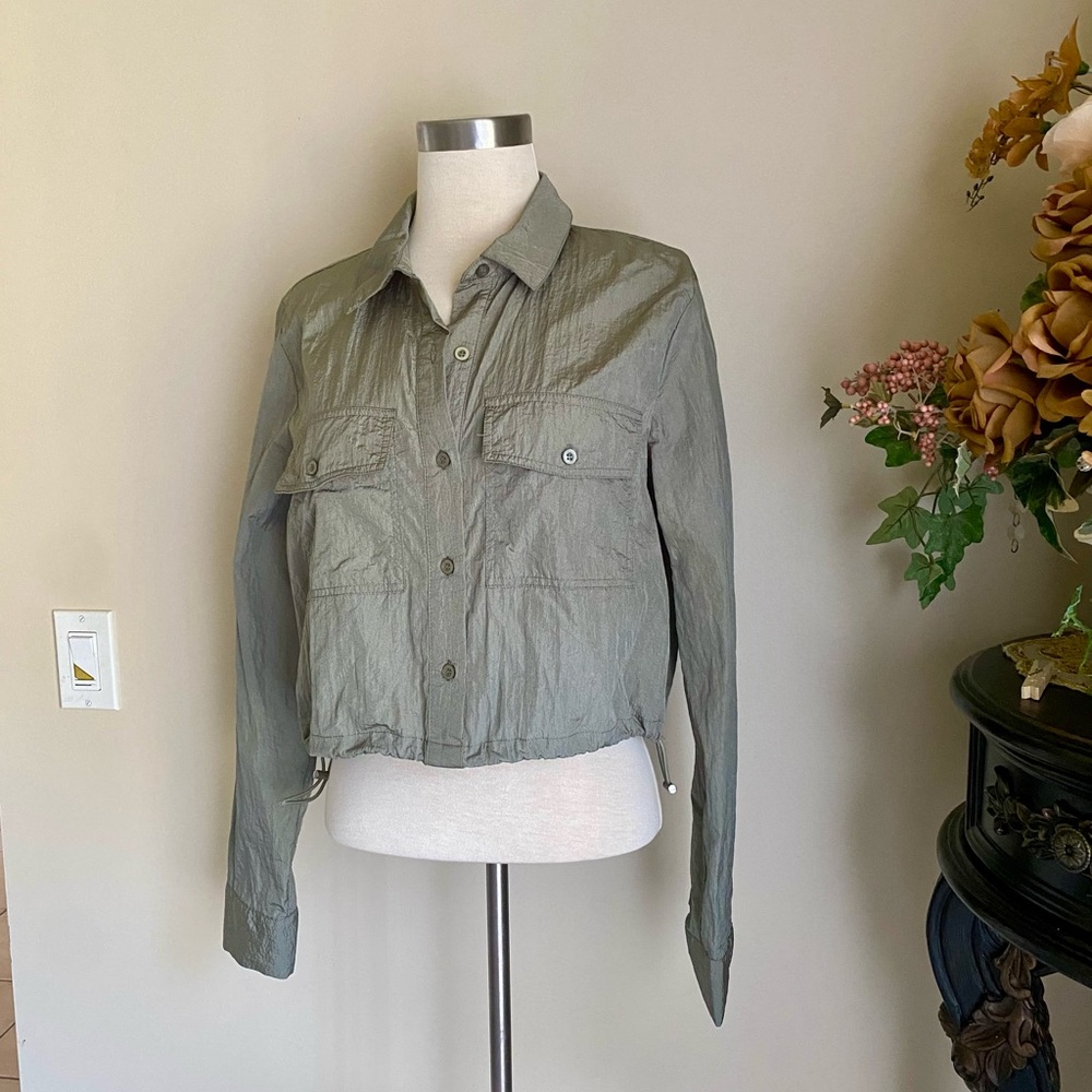 Lightweight Olive Utility crop top Jacket forever 21